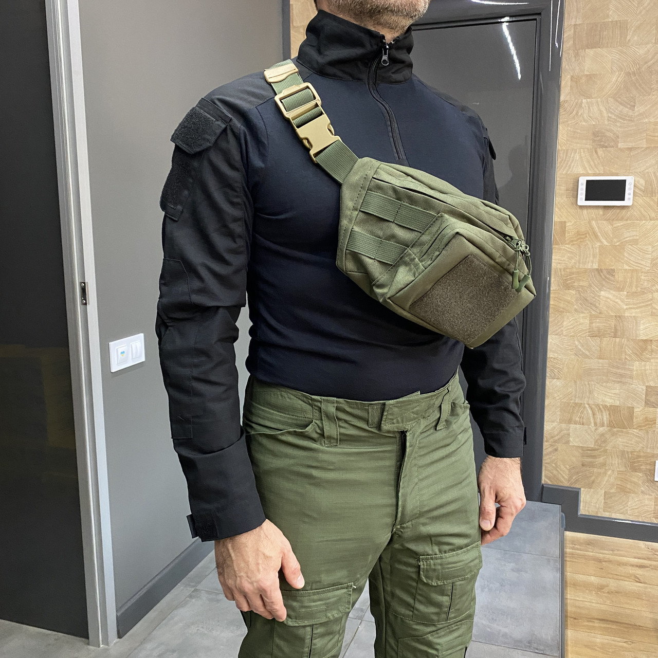 Сумка тактическая с кобурой скрытого ношения, цвет Олива, WINTAC, на пояс или через плечо, два места под магазины фото 2