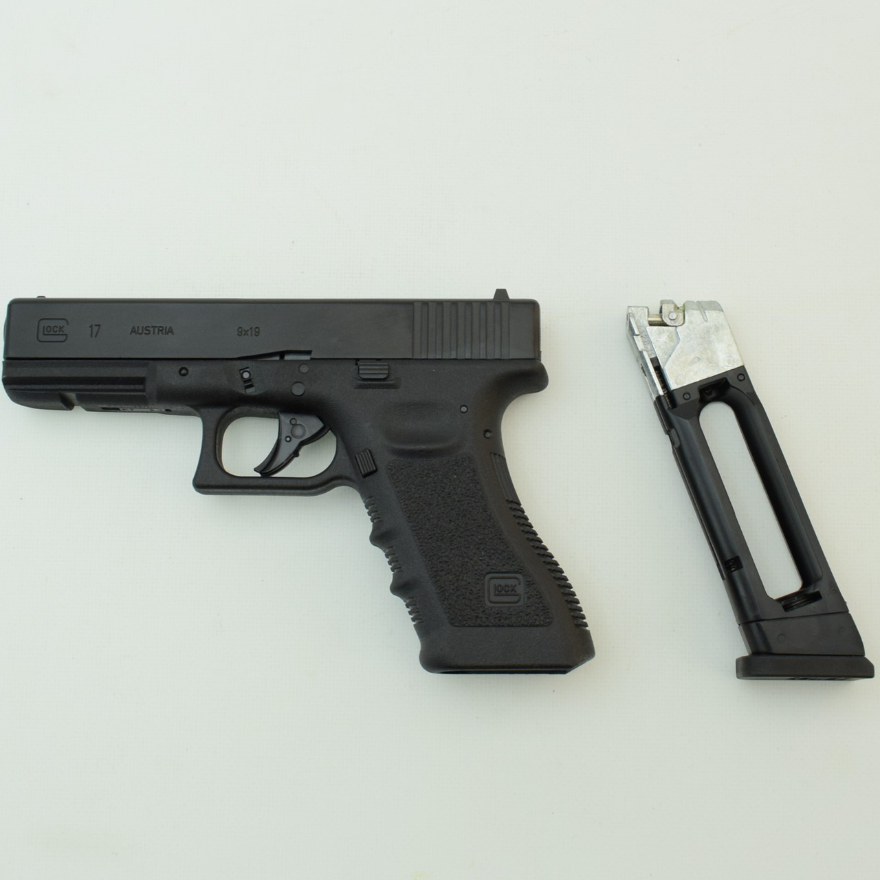 Пістолет Umarex Glock 17, кульки ВВ 4.5 мм, 115 м/с, з блоубэк фото 5