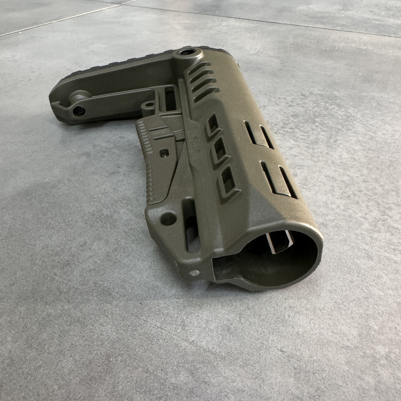 Приклад (база) DLG TBS TACTICAL DLG-130, для трубок Mil-Spec, цвет Олива, гнездо антабки на 2 стороны фото 2