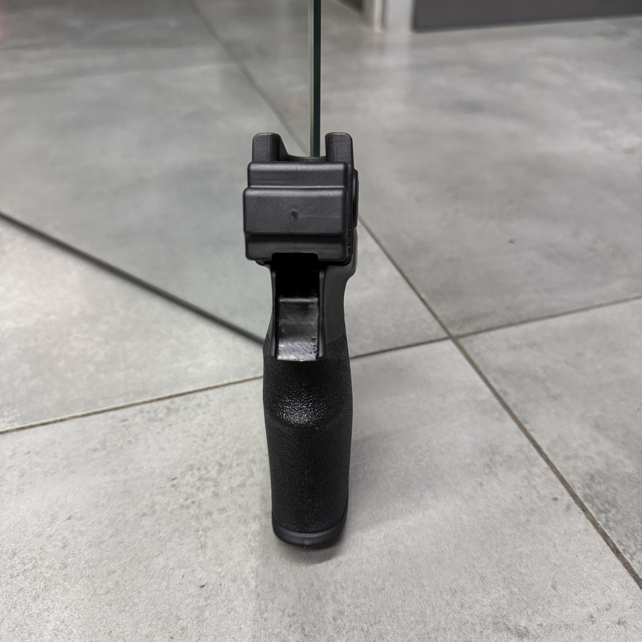 Рукоятка пистолетная для Saiga 12, DLG Tactical (DLG-089 black), цвет Черный, с отсеком и гнездами для ремня фото 3