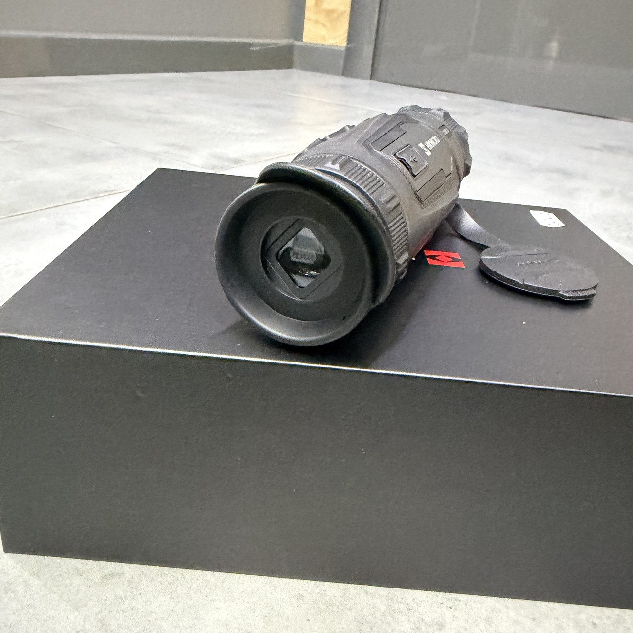 Тепловизионный монокуляр HikMicro Lynx LH35 3.0, 384×288, 50Гц, объектив 35 мм, AMOLED 1920×1080 (HM-TSF3-35Y1G/W1-LH35 3.0) фото 2