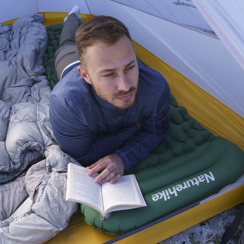 Матрац надувний із підголовником Naturehike CNK2300DZ0001, темно-зелений фото 2