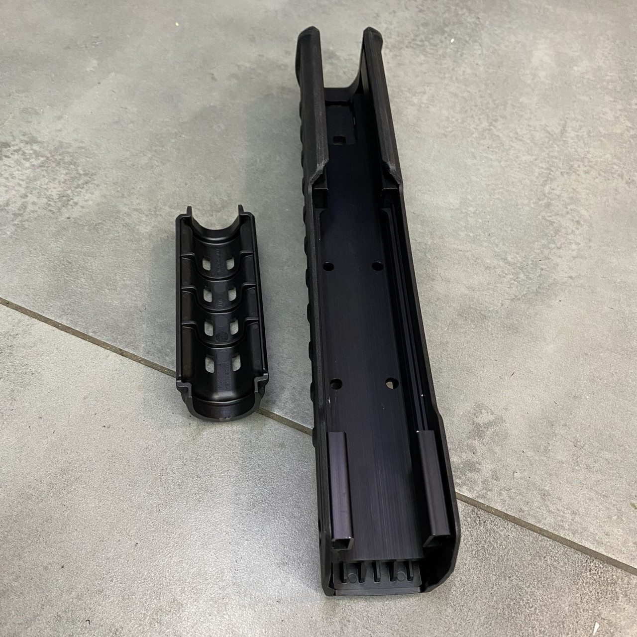 Цевье на АК Magpul Zhukov Hand Guard, цвет Черный, MAG586 фото 3