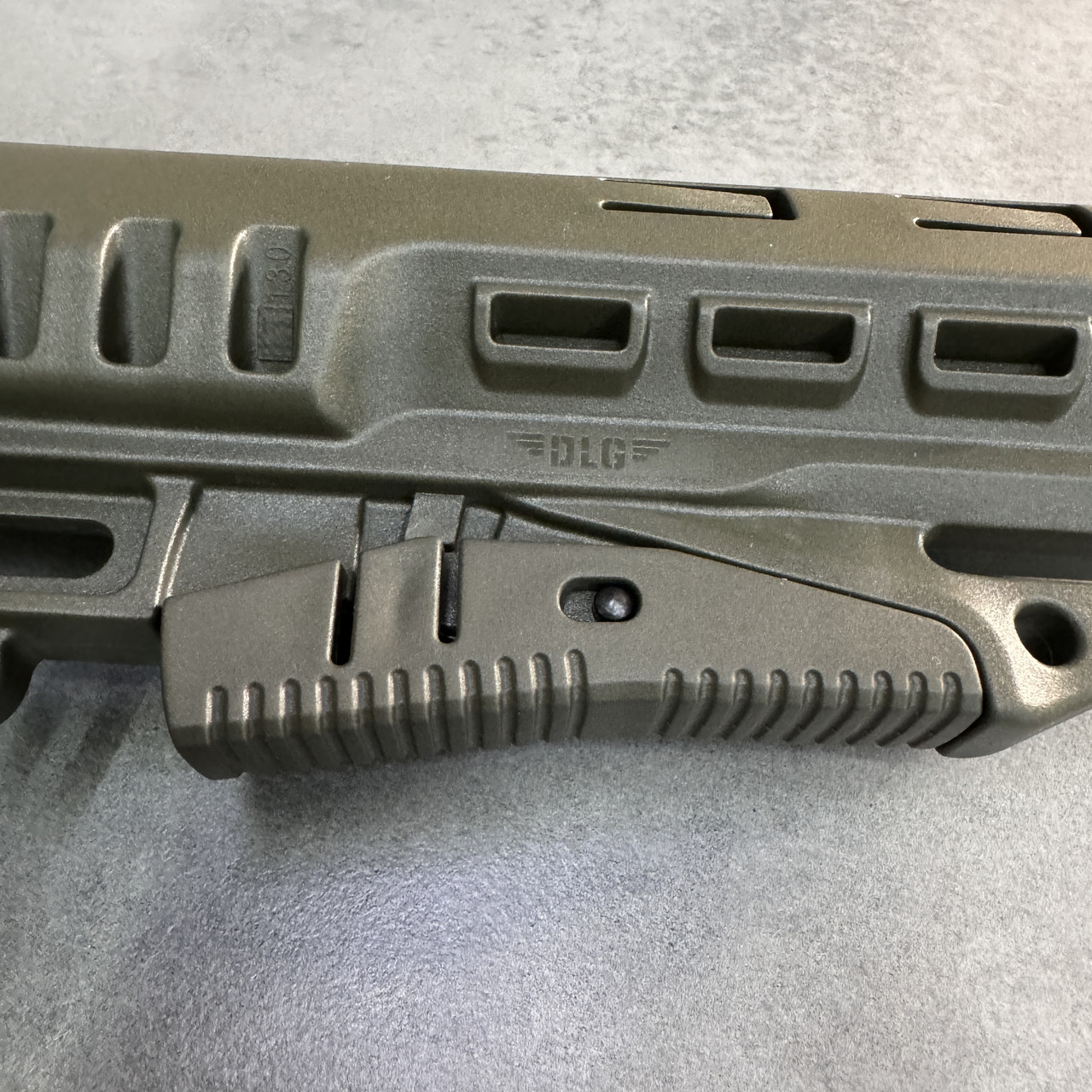 Приклад (база) DLG TBS TACTICAL DLG-130, для трубок Mil-Spec, цвет Олива, гнездо антабки на 2 стороны фото 5
