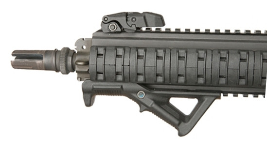 Передняя Рукоятка Magpul AFG наклон, полим, на пикатинны фото 2