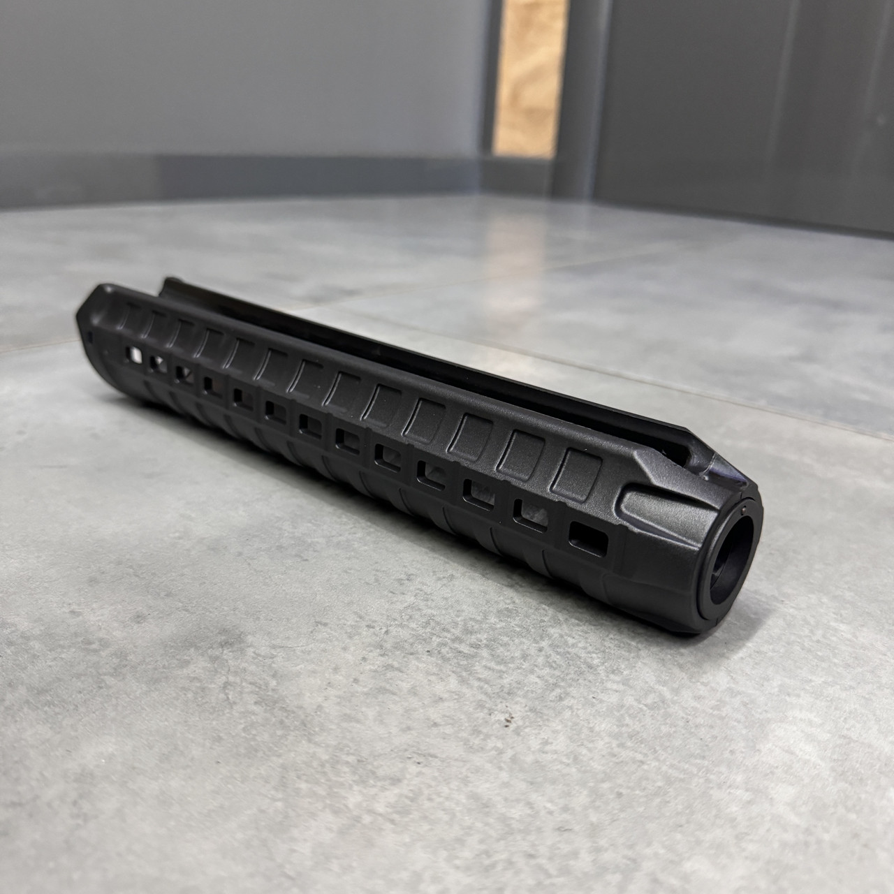 Цевье для BAIKAL MP-153/133, DLG Tactical DLG-029, цвет Черный, полимерное с гнездами под M-LOK фото 6