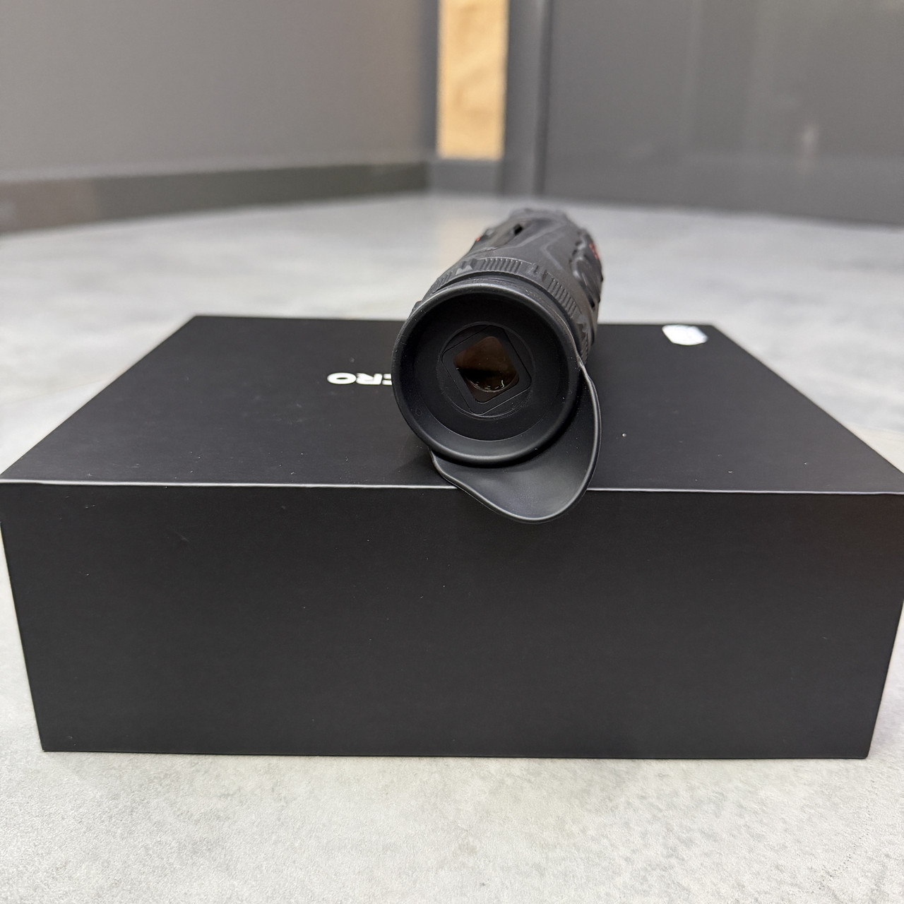 Тепловизионный монокуляр HikMicro Lynx LH35 3.0, 384×288, 50Гц, объектив 35 мм, AMOLED 1920×1080 (HM-TSF3-35Y1G/W1-LH35 3.0) фото 6