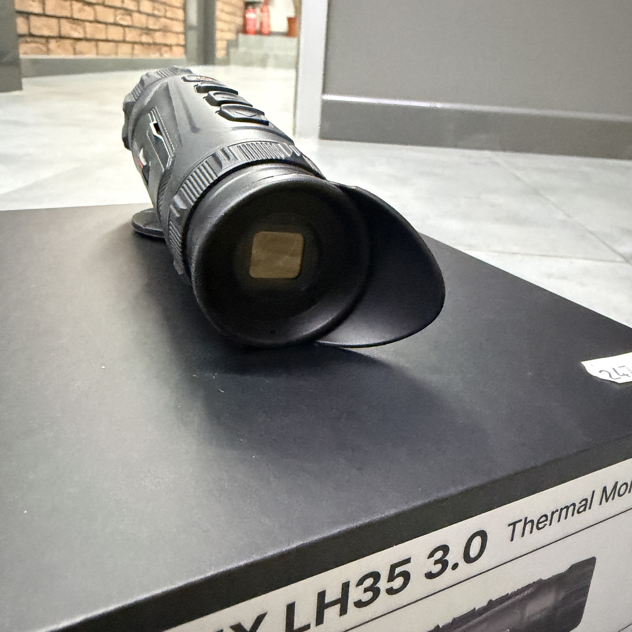 Тепловизионный монокуляр HikMicro Lynx LH35 3.0, 384×288, 50Гц, объектив 35 мм, AMOLED 1920×1080 (HM-TSF3-35Y1G/W1-LH35 3.0) фото 3